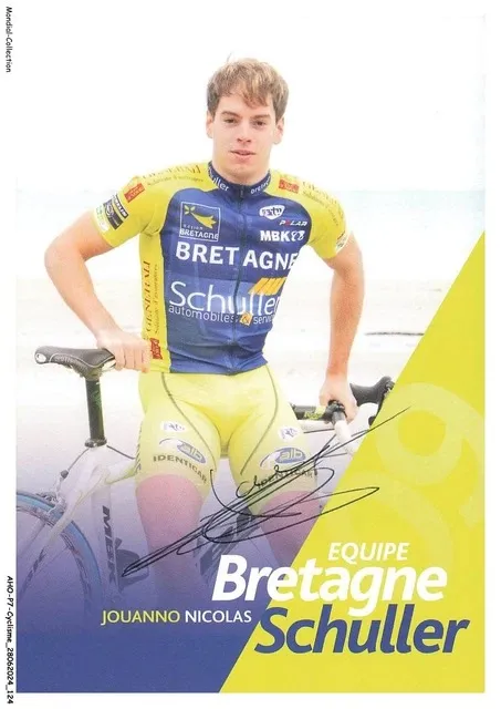 Carte cycliste de Nicolas Jouanno avec son vélo en tenue Bretagne Schuller pour la saison 2009